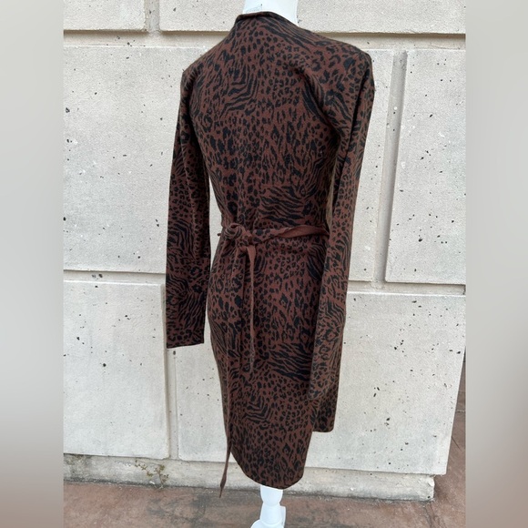 Leopard Print V-Neck Dress - Picture 6 of 11